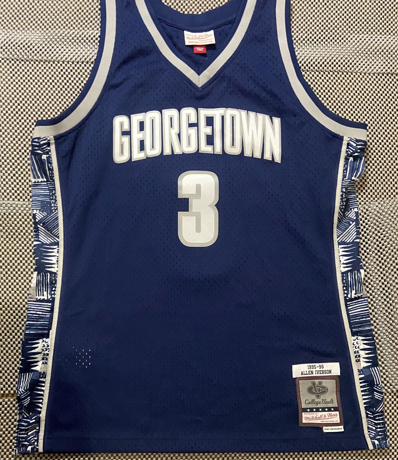 Allen Iverson Georgetown Hoyas 1995-96 Mitchell & Ness Authentic Swingman Jersey Sz Large