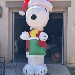 Inflatable 12-feet Tall Christmas Snoopy