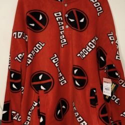 Dead pool sweater size available  XS, M, 2XL