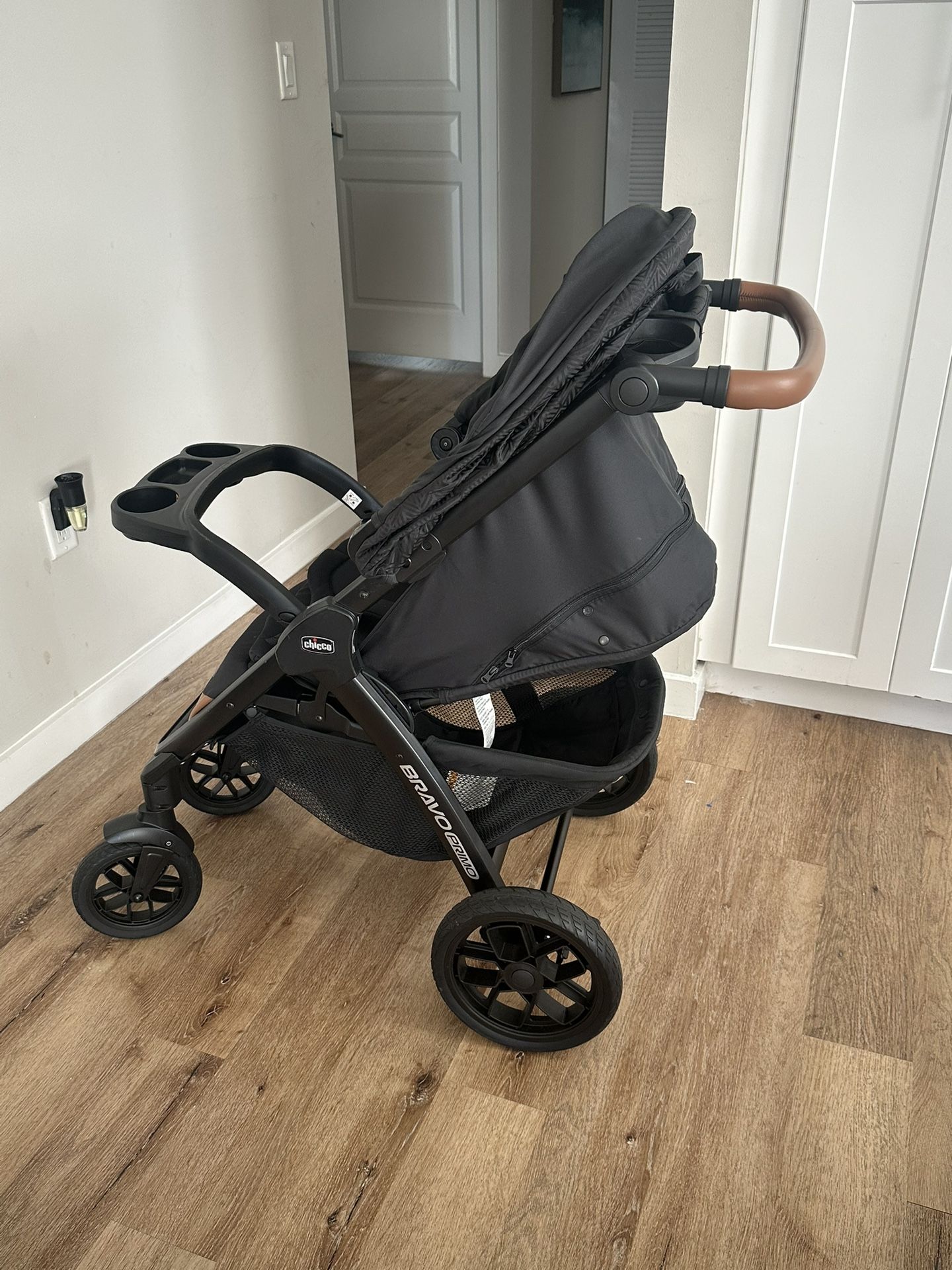 Chicco Bravo Primo Stroller With Car Seat