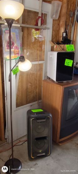 Floor lamp standard  yard sale price $5