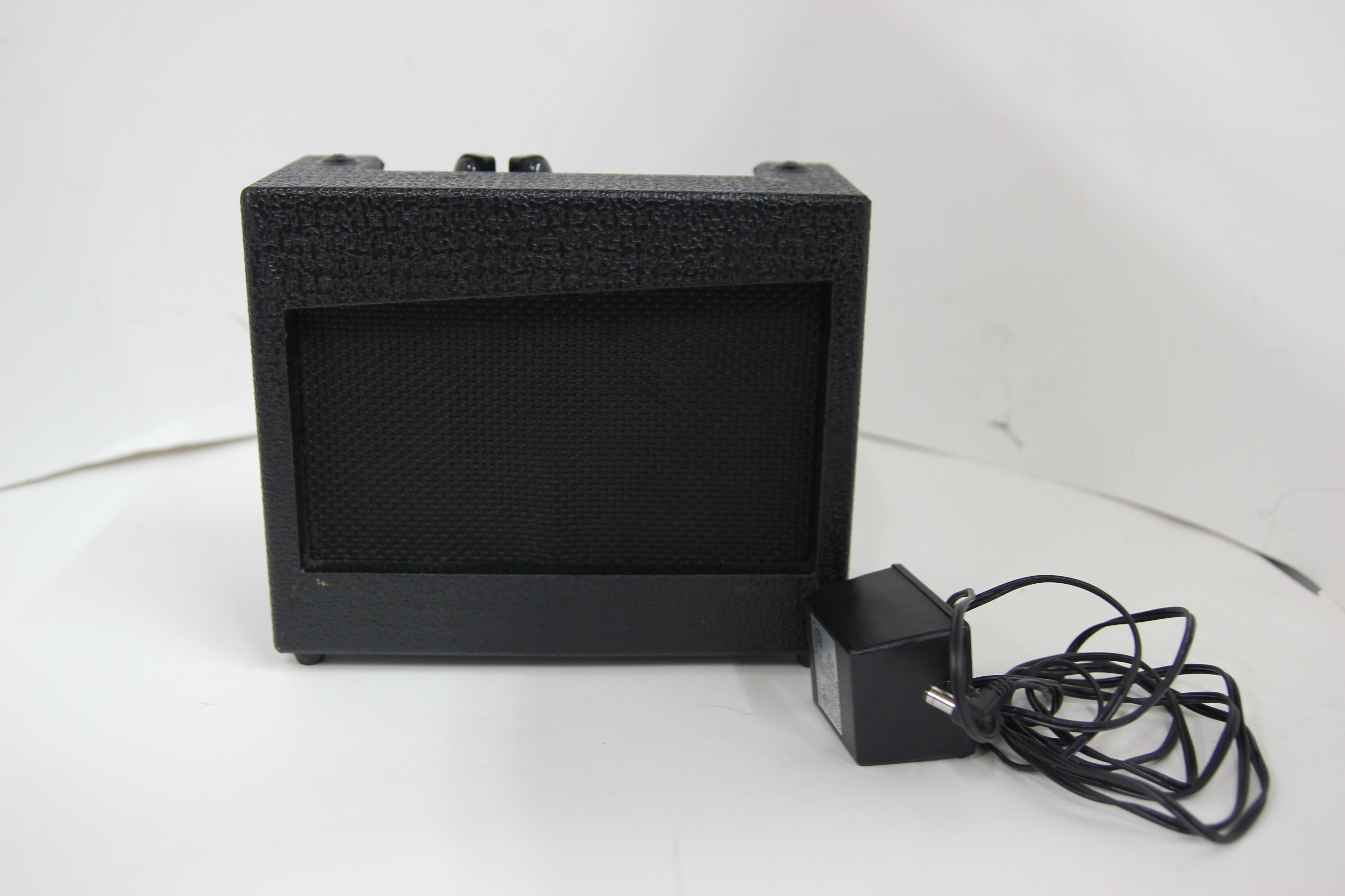 Maestro Mini Guitar Amplifier W/Power Source