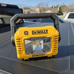 DeWalt Compact Task Light (Tool Only)