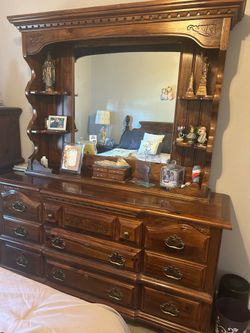 Queen Bedroom Set