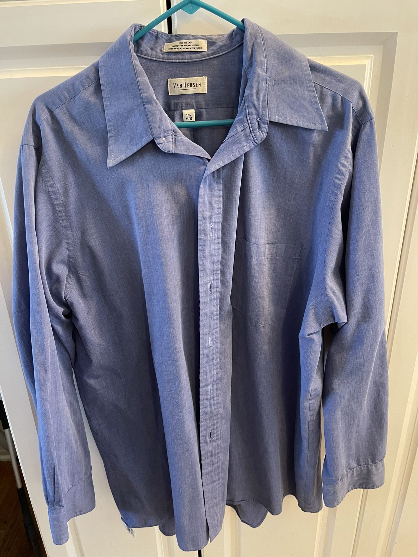 Like New Blue Men’s Van Heusen Button Down Dress Shirt