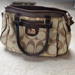 Purse Coach Zipper Is Broke 