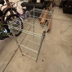 Estás 2 Repisas De Metal X $125.  O Mejor Oferta 