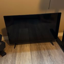 33in Vizio TV