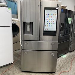 SAMSUNG FAMILY HUB REFRIGERATOR WITH SMART TOUCH SCREEN
