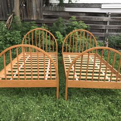Spindle Style Twin Bed Set’s 