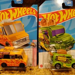 HOTWHEELS Food Trucks Toy Vehicle Bundle 