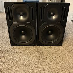 Behringer Truth B2031A 8.75 inch Studio Speakers