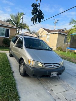 2001 Toyota Sienna