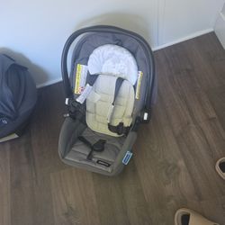 Snuggle 35 Lite Car Seat With Base