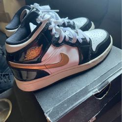 Jordan Shoes Black Gold & White