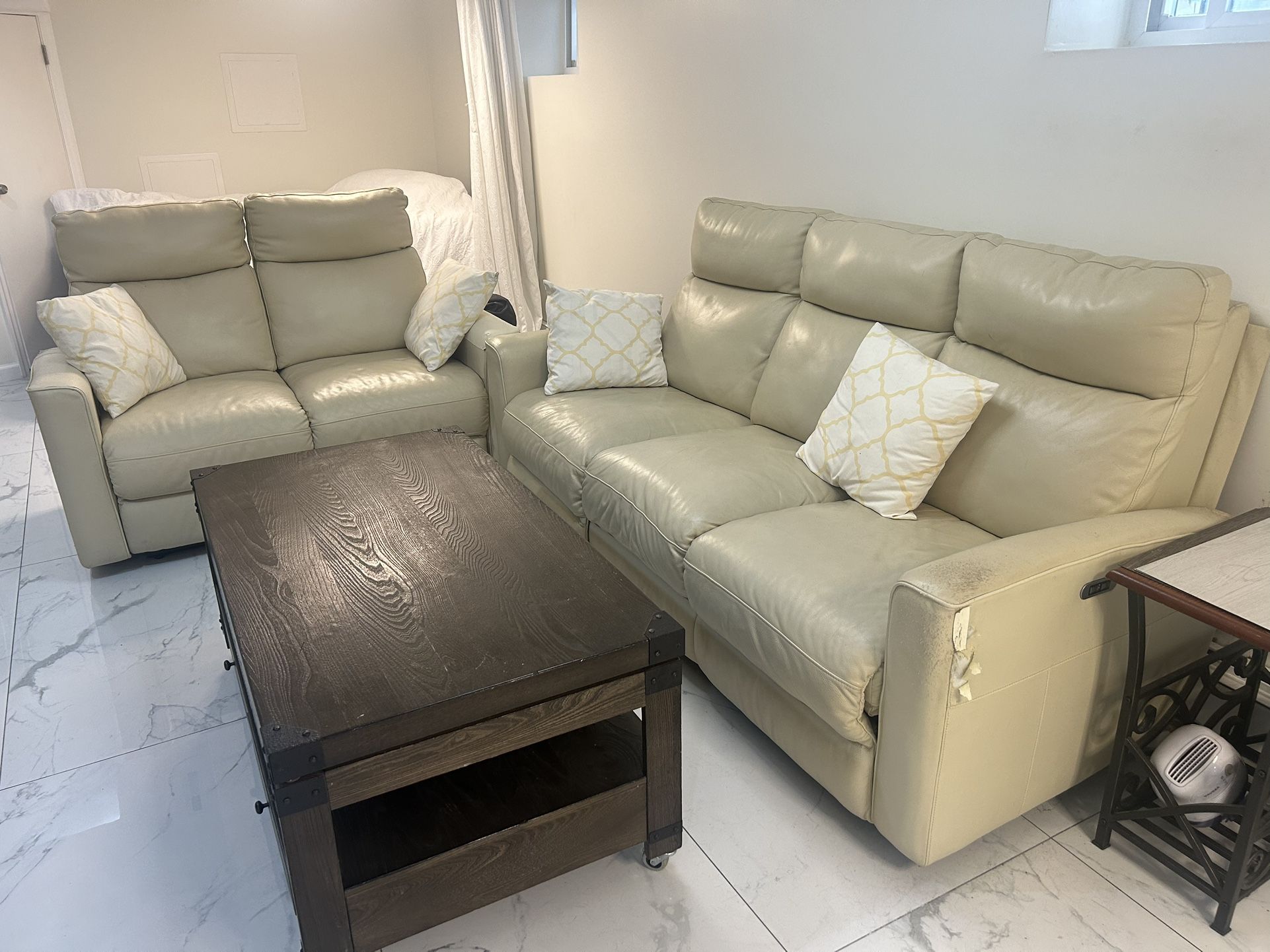 Cream Recliner Sofa Set