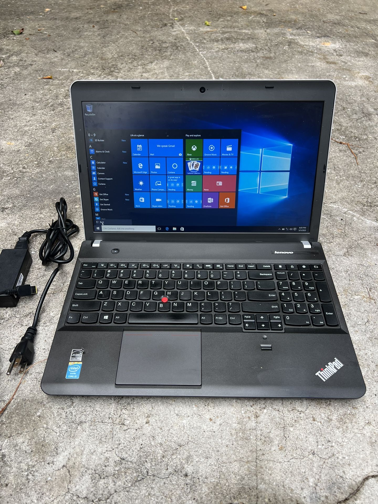 Lenovo Labtop Windows 10 Pro 500 Gig Hard Drive Storage And 4 Gigs Ram
