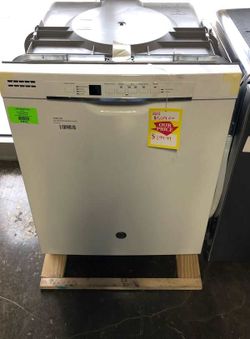 Brand New GE Dishwasher (Model:GDF530PGMWW) IH45