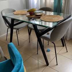 Glass Table 3 Chairs 
