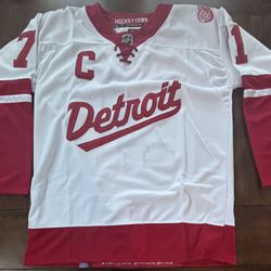 Detroit Red Wings Dylan Larkin 2025 Stadium jersey Adult XL (54) NWT