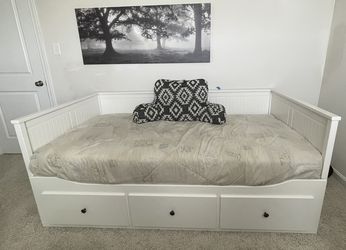 Day Bed $80