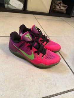 kobe 11s Mambacurials (size9)