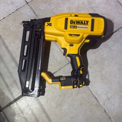 DeWalt 20V Max XR Straight Finish Nailer 16 GA