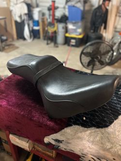 Harley 2003 FXST dual seat and quick release back rest