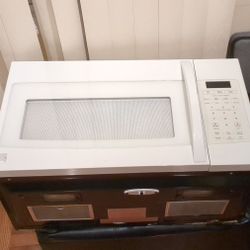 Kenmore Microwave, Great Condition 