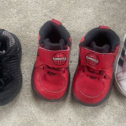 Baby shoes size 4 C