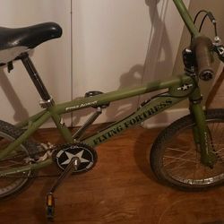 Free Agent Flying Fortress BMX/ Trick Bike