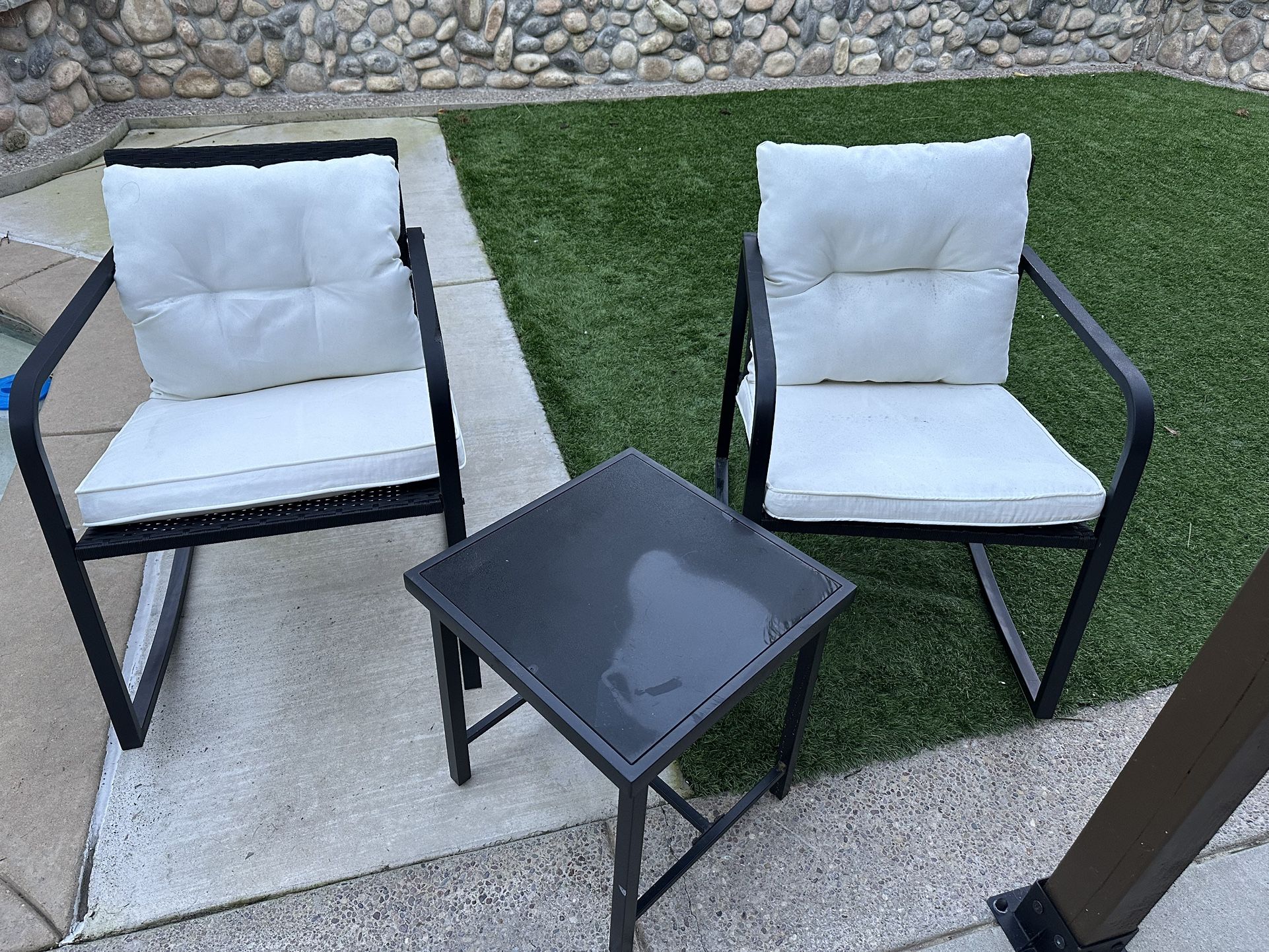 Outdoor Chairs With Table