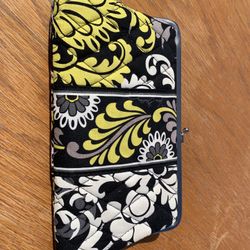 VERA BRADLEY RETIRED PATTERN YELLOW AND BLACK DOUBLE KISS LOCK CLUTCH WALLET