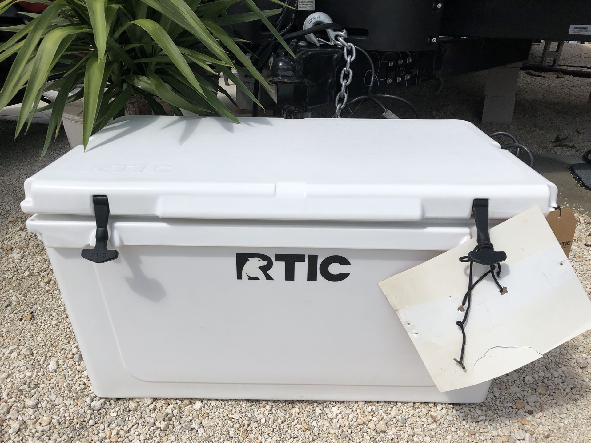 New Rtic 110 White Cooler