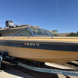  Arrow Glass Wake Boat