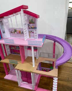 Barbie doll house