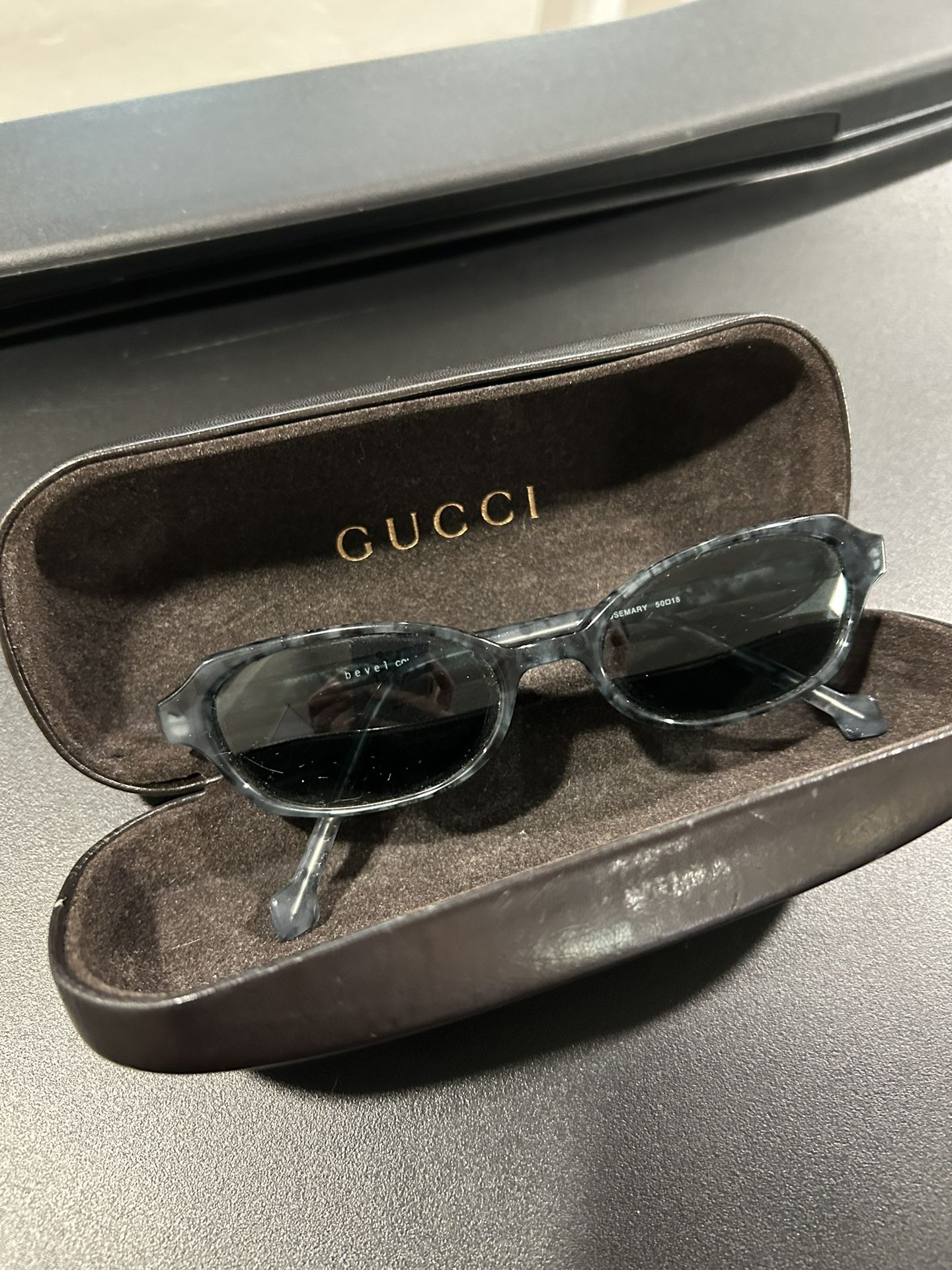 GUCCI SUNGLASSES