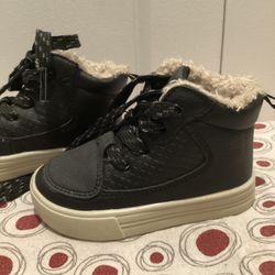 Unisex OshKosh B'gosh Black Faux Fur Toddler Boots 4M