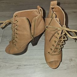 Steve Madden Heels Tan Size 7M Women's Shoe
