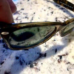 Ray Ban Wayfarer Tortoise Sun Glasses 