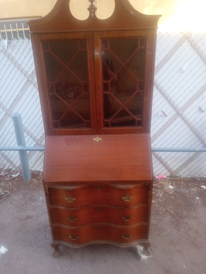 Secretary Desk With Hutch