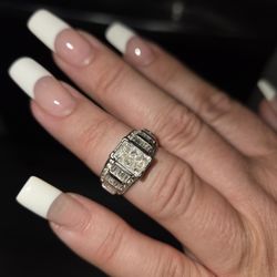 Woman's Wedding Ring