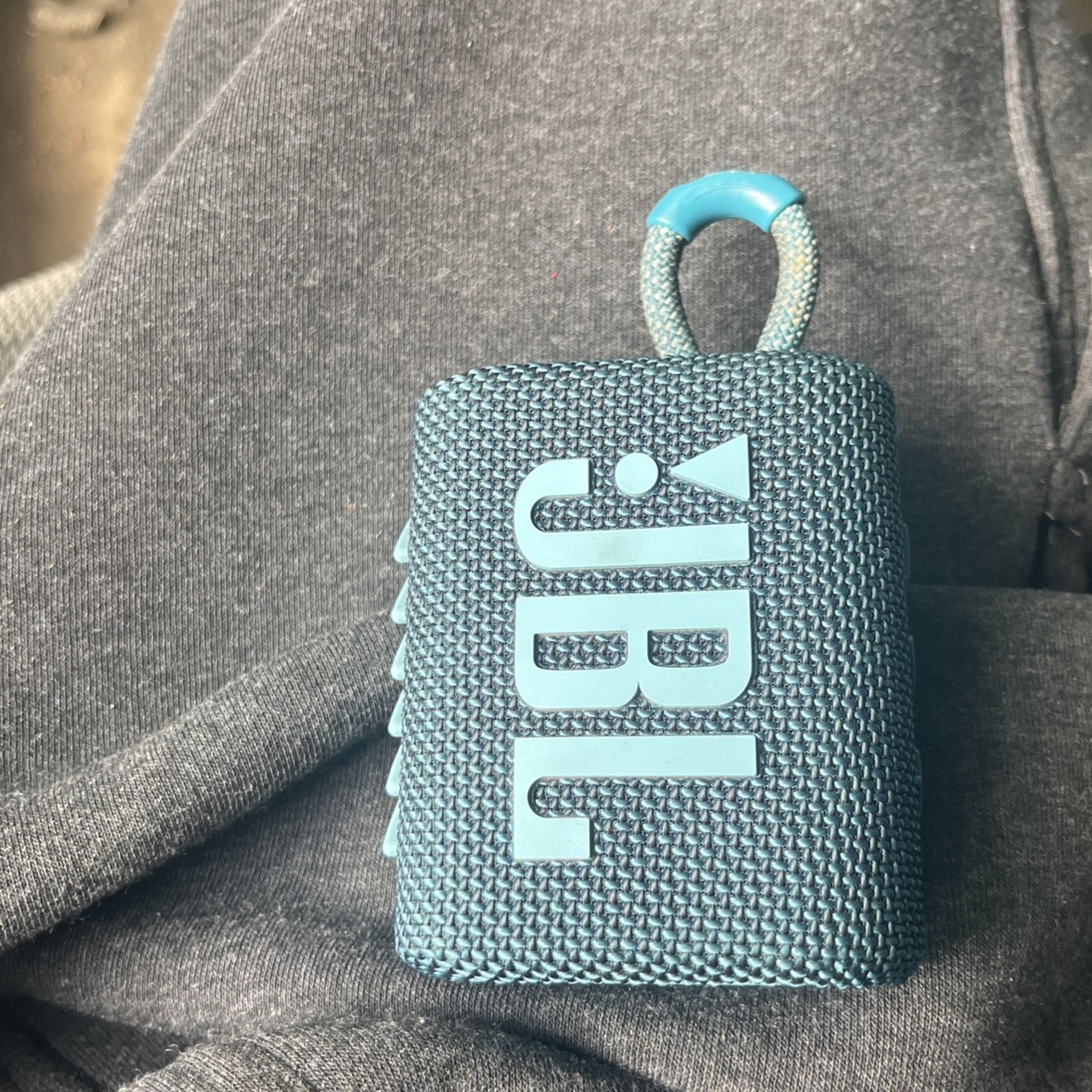 JBL 4