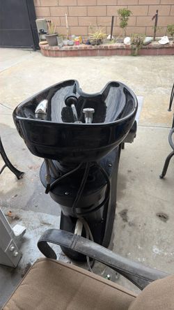 Salon wash bowl with chair