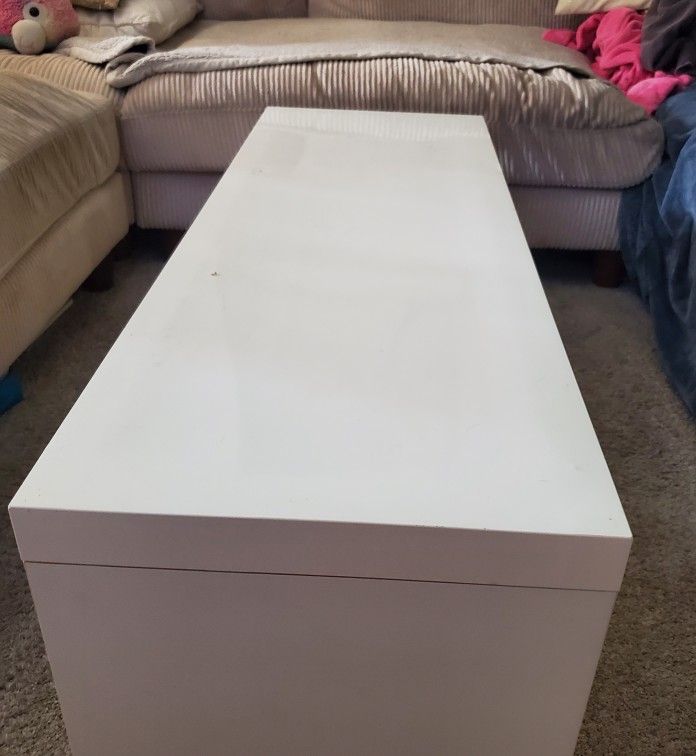 Glossy Coffee Table MUST GO TODAY