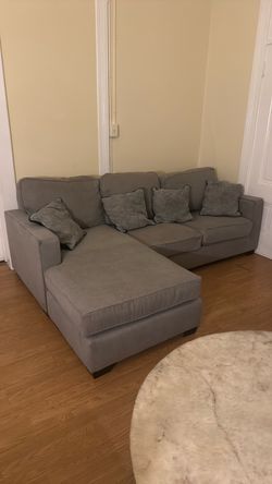 Couch 🛋️ free delivery near USC ONLY