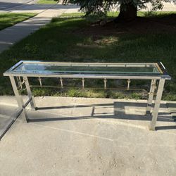 Luxury table