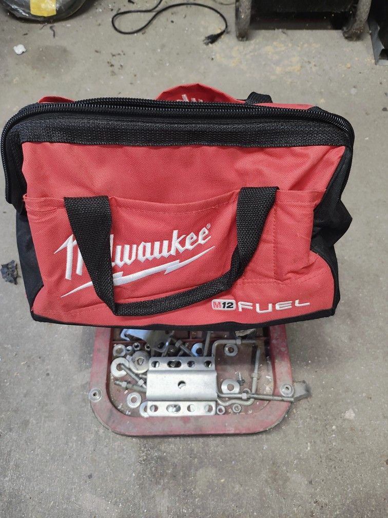 Milwaukee Bag And Charger