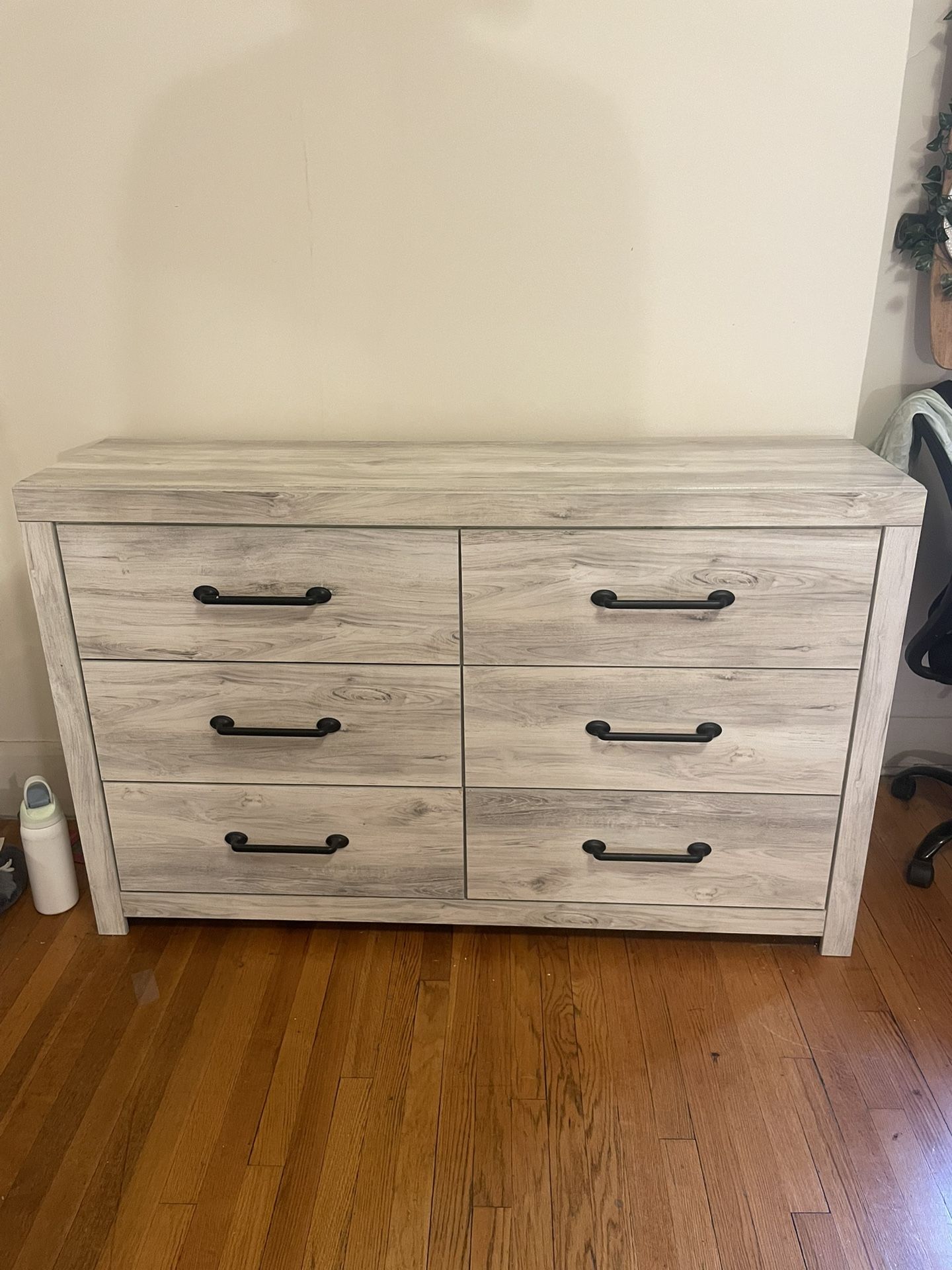 Like New Dresser