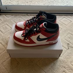 Nike M9.5